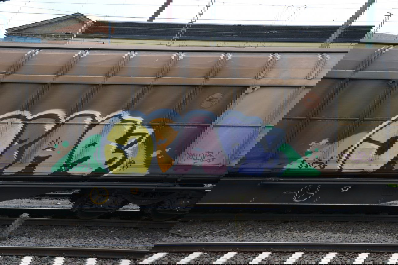 Graffiti Train in Bremen - Photo by sdabfoe - opas