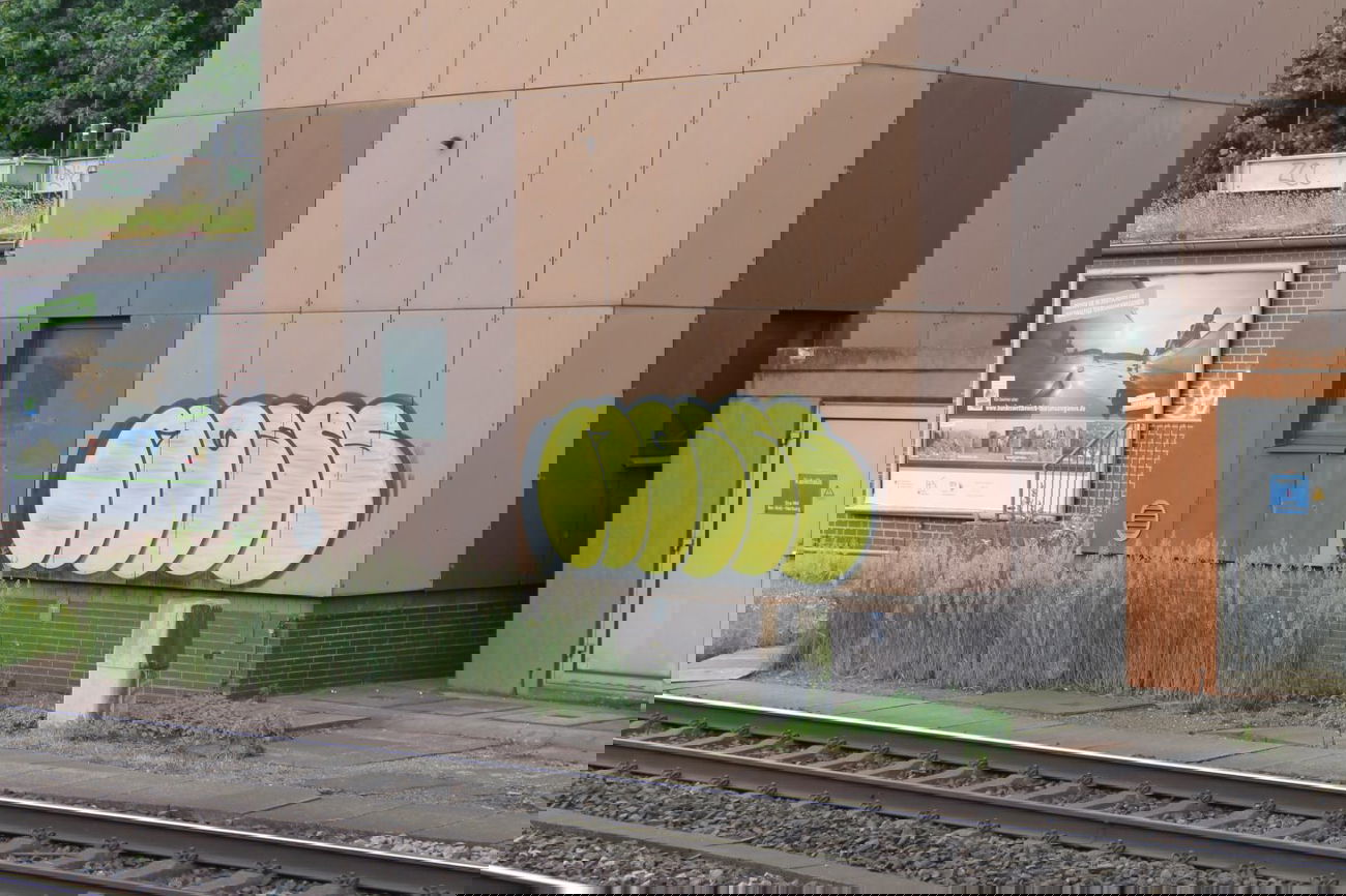 Graffiti Bombing in Hamburg - Photo by sdabfoe - moses, tm, topsprayer