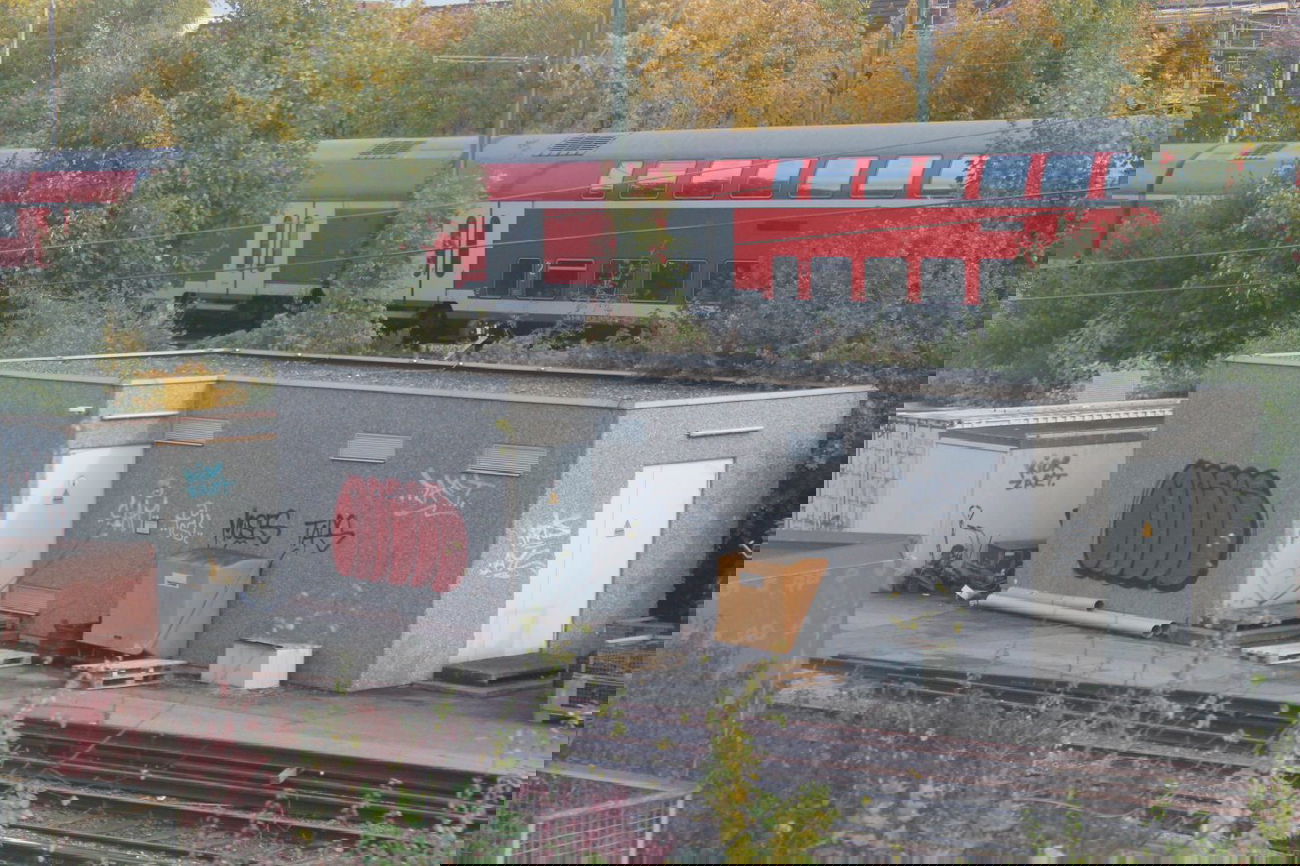 Graffiti Bombing in Hannover - Photo by sdabfoe - moses, topsprayer, tm