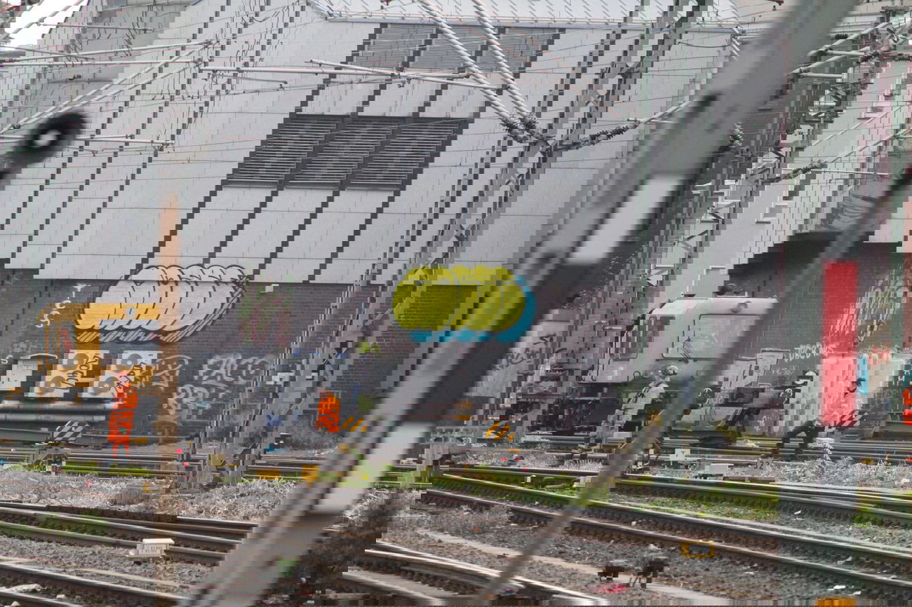 Graffiti Bombing in Hannover - Photo by sdabfoe - moses, topsprayer, tm