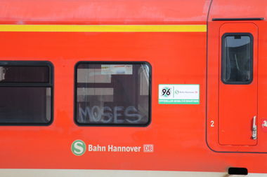 Graffiti Train in Hannover - Photo by sdabfoe - moses, topsprayer, tm
