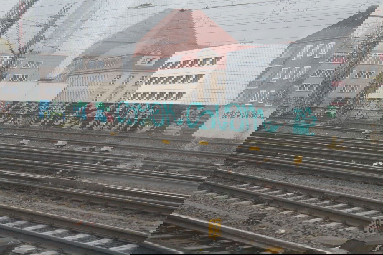 Graffiti Bombing in Hannover - Photo by sdabfoe - syok, slam, tcs