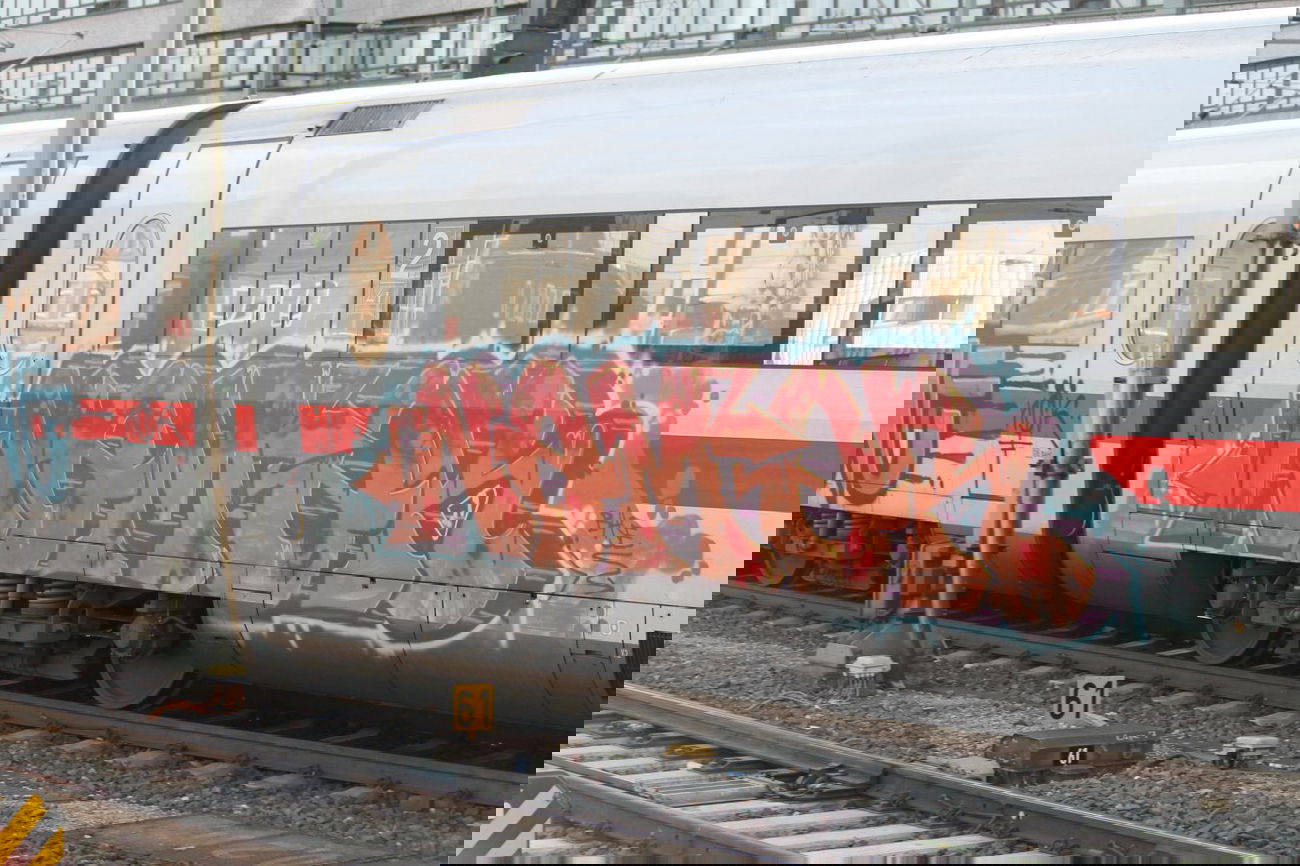 Graffiti Train in Hannover - Photo by sdabfoe - nomor, 180 (2013)