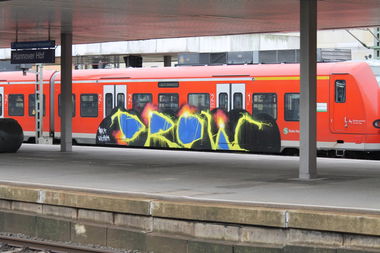 Graffiti Train in Hannover - Photo by sdabfoe - drow (2013)
