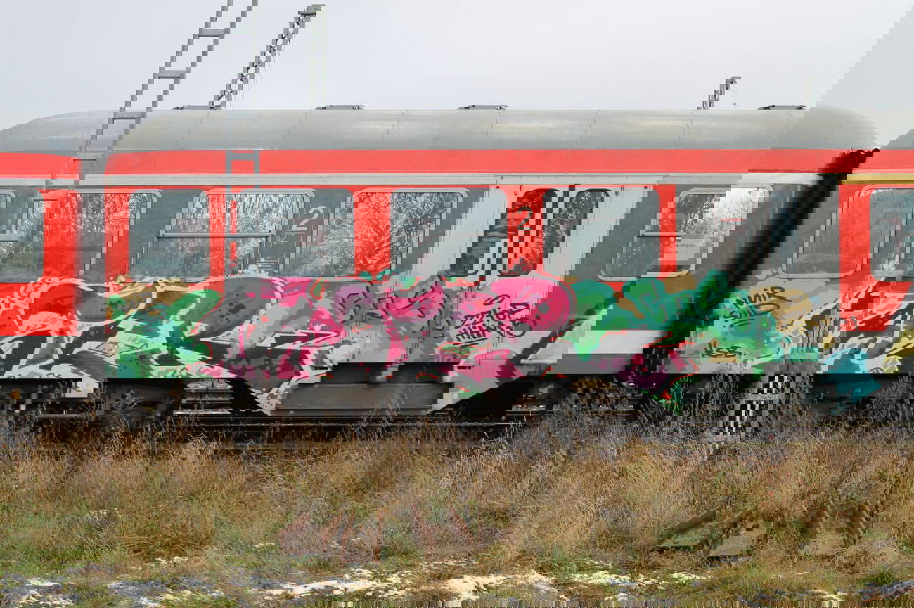 Graffiti Train in Kiel - Photo by sdabfoe - faster, cos, ksb (2013)
