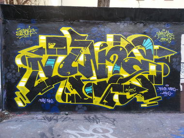 Graffiti Wall - Photo by sekyp (2015)