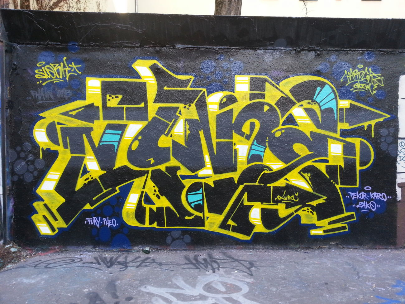 Graffiti Wall - Photo by sekyp (2015)