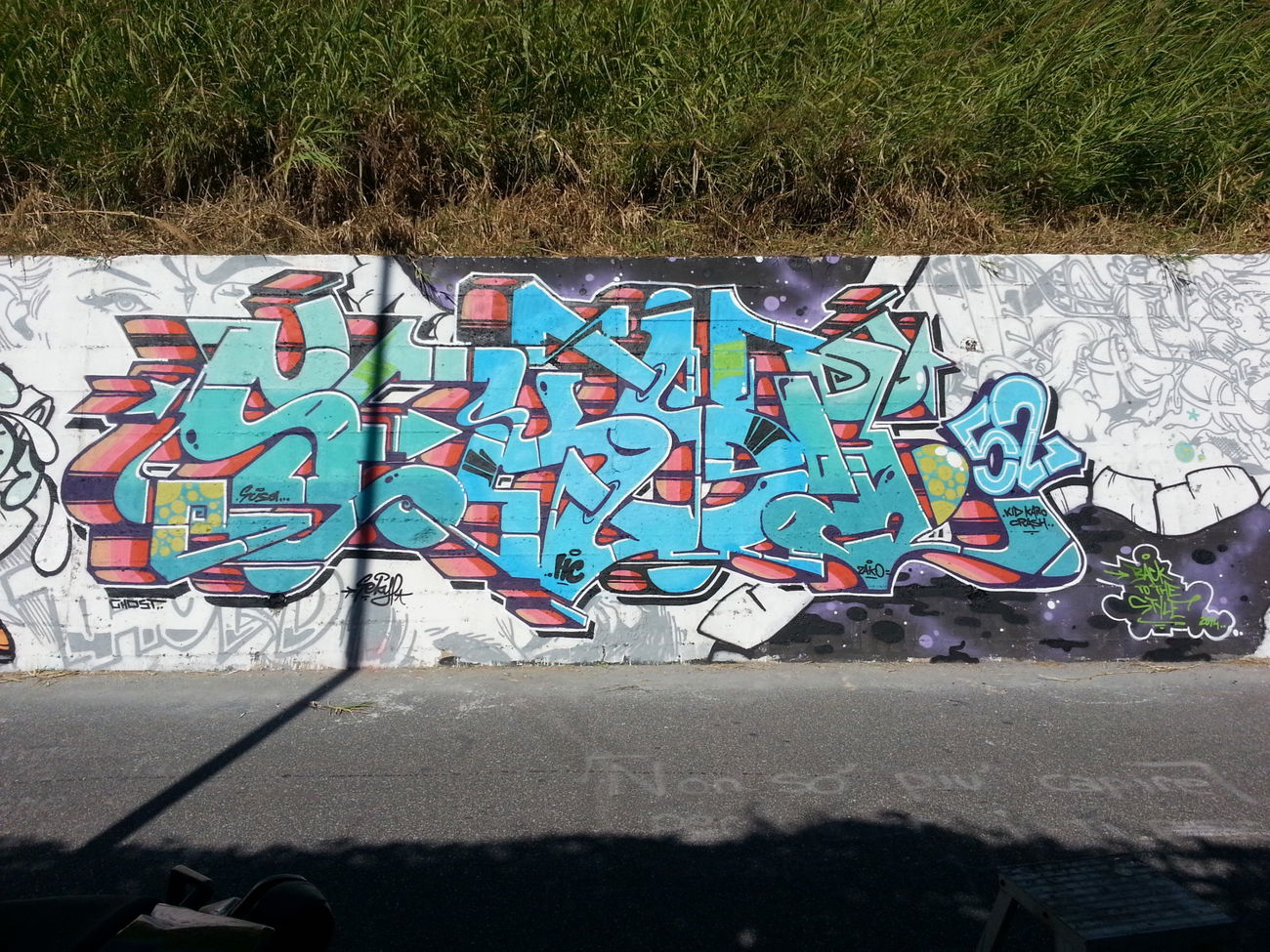 Graffiti Wall - Photo by sekyp (2014)