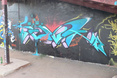 Graffiti Wall - Photo by senkizh - senk (2013)