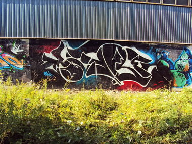 Graffiti Wall - Photo by senkizh - maybe (2012)