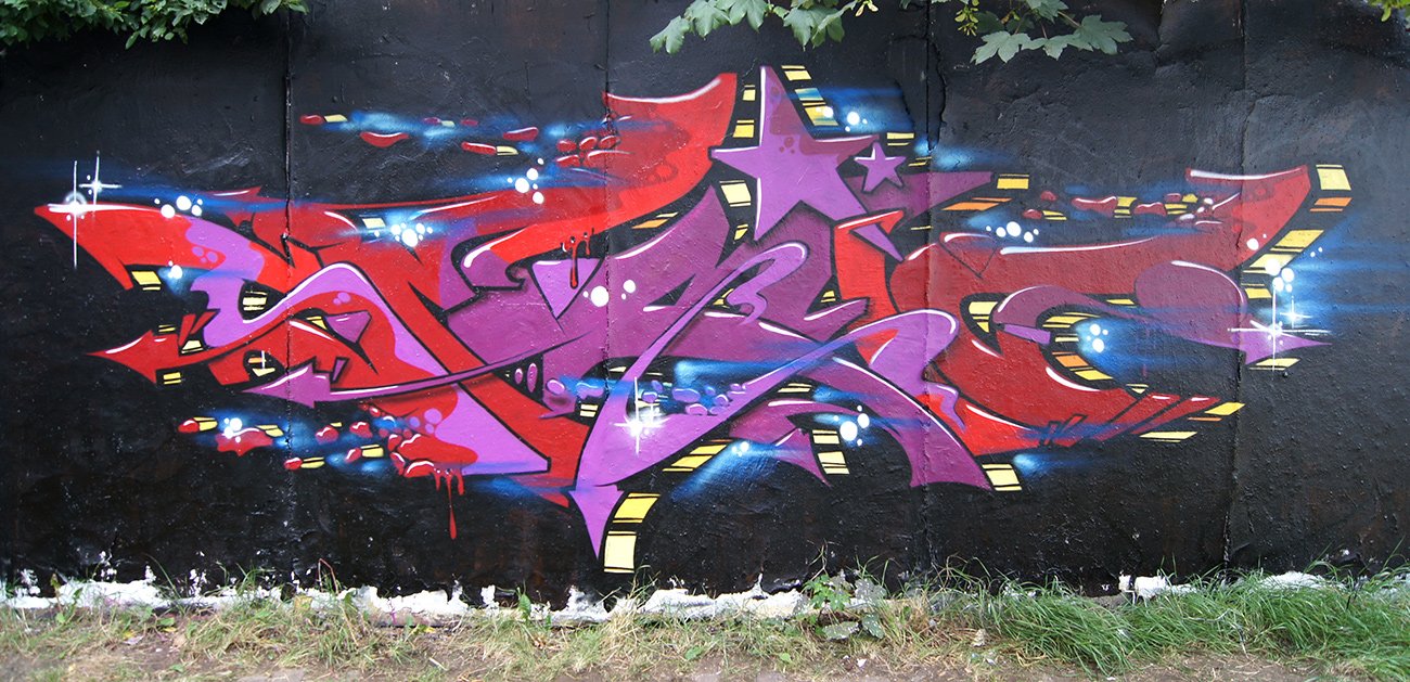 Graffiti Wall - Photo by serio (2013)