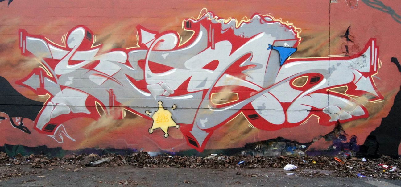 Graffiti Wall - Photo by serio (2012)