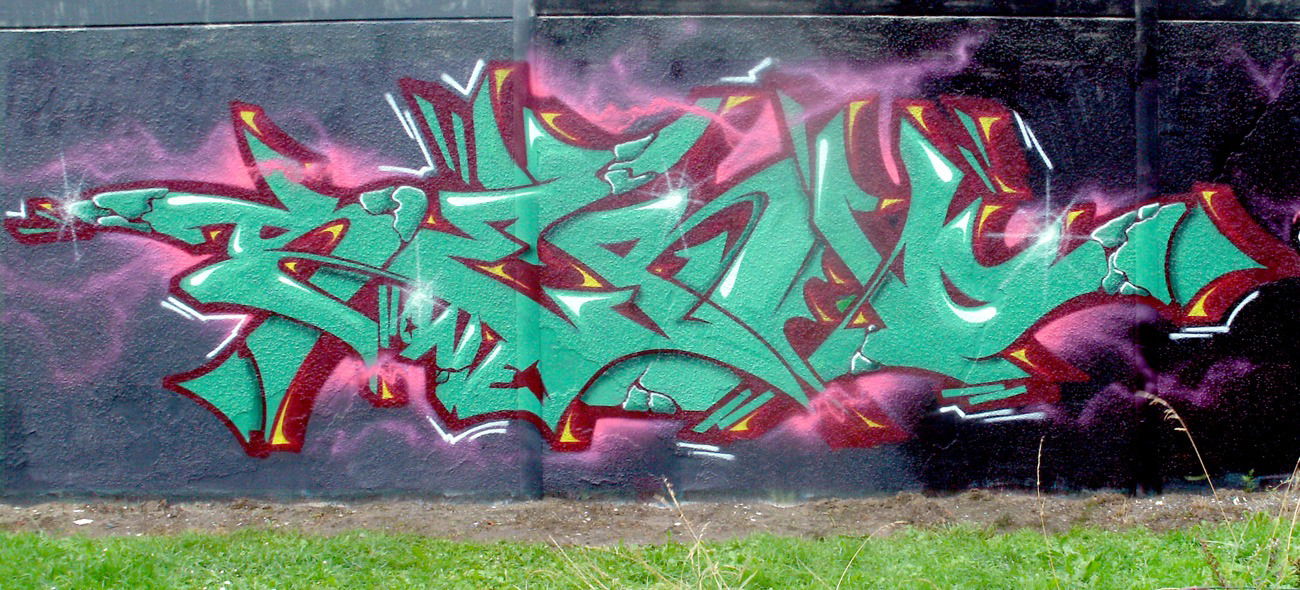 Graffiti Wall - Photo by serio (2011)