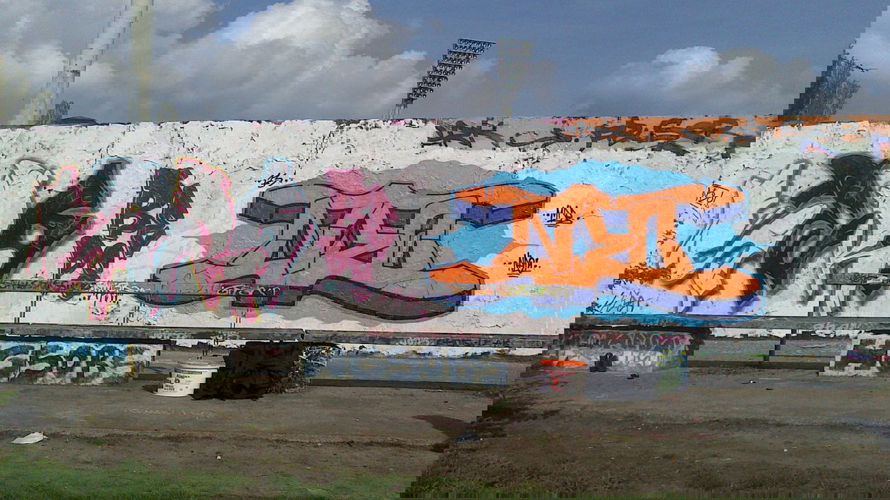 Graffiti Wall - Photo by sero1