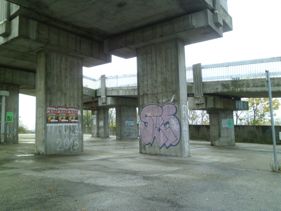 Graffiti Bombing in Ostrava - Photo by sexodus - seks