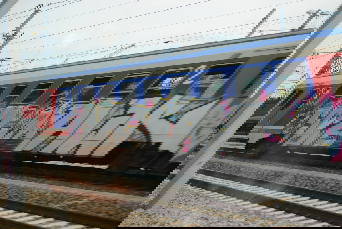 Graffiti Train - Photo by shar_one - chrome, schwarz, spz