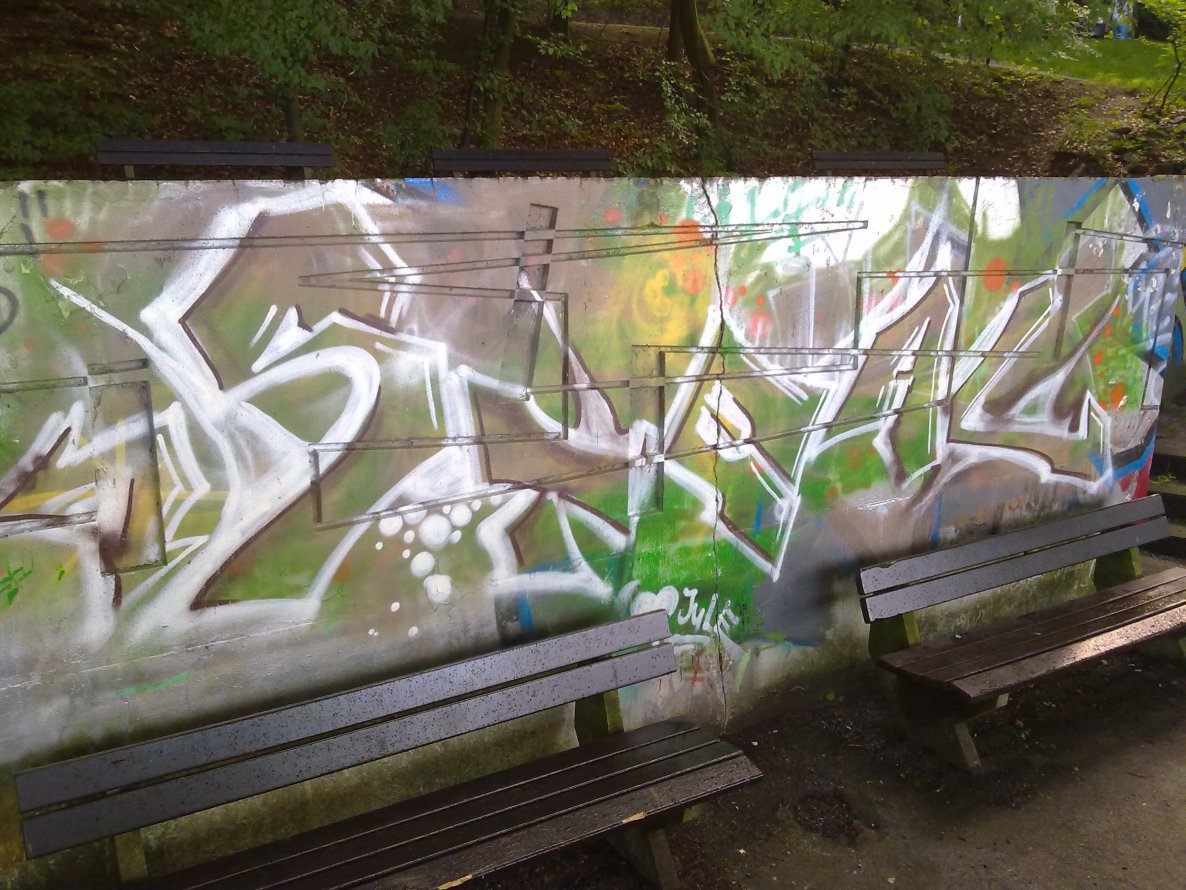 Graffiti Wall - Photo by sharpboi_einzr