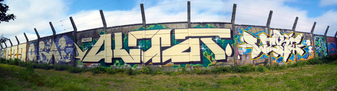 Graffiti Wall in Brest - Photo by shire_85 (2013)