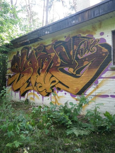 Graffiti Wall in Lummen - Photo by shiver - shiver (2012)
