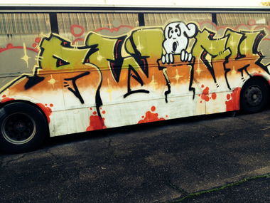 Graffiti Bombing - Photo by shiver - switch (2014)
