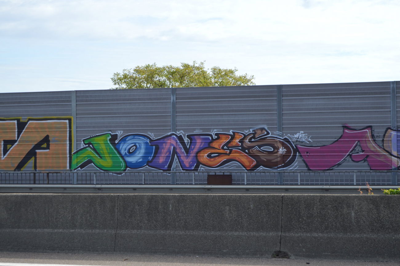 Graffiti in Belgium - Photo by shiver - jones, belgium, dhc (2017)