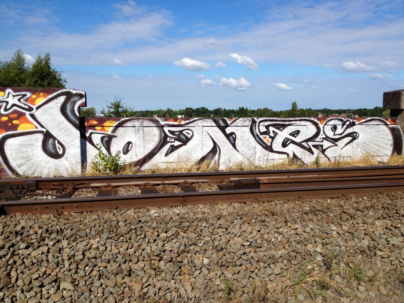 Graffiti Wall - Photo by shiver