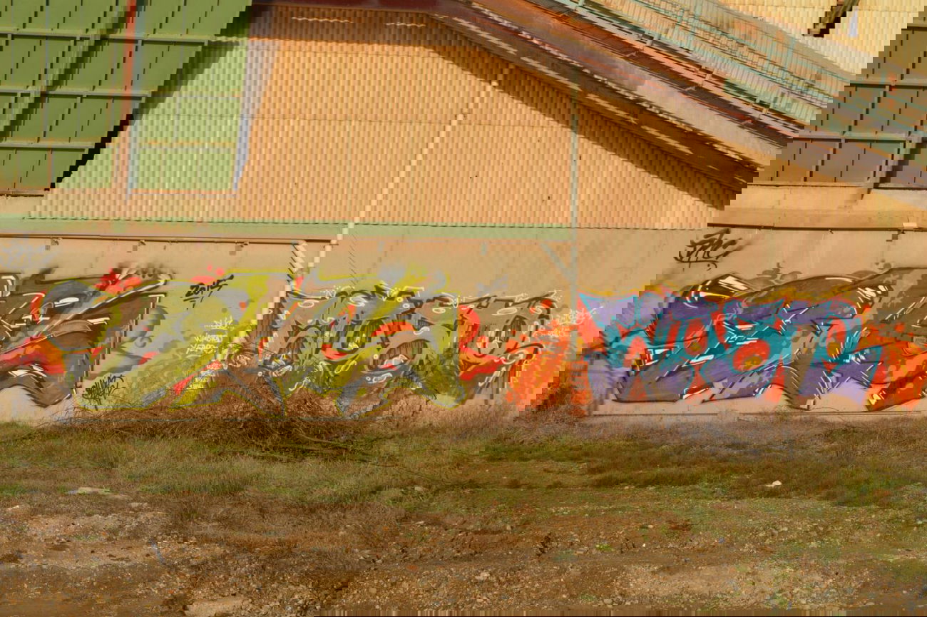 Graffiti Wall - Photo by shiver (2015)