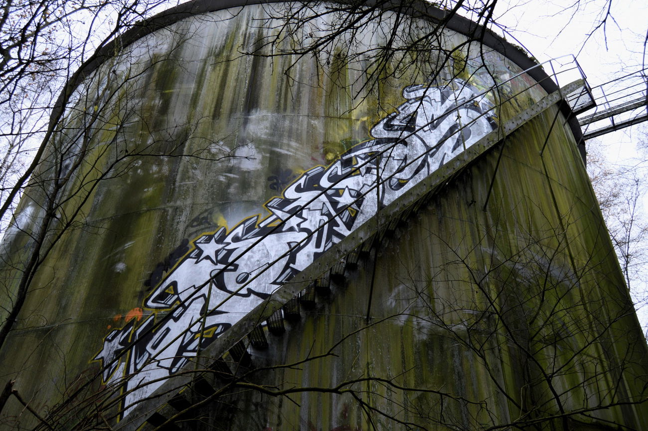 Graffiti Wall - Photo by shiver