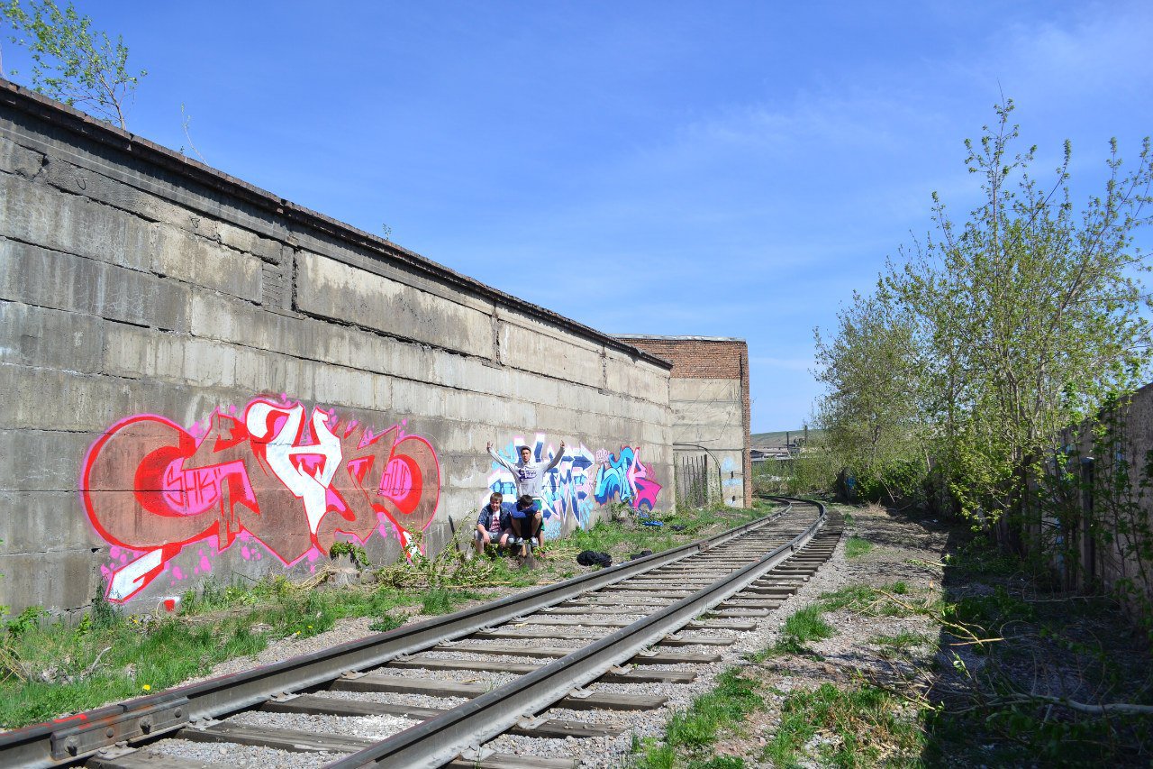 Graffiti Bombing - Photo by shkkhs - TOIZCRU