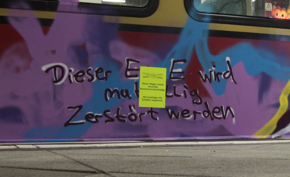 Graffiti Artwork in berlin - Photo by shlomo - conceptual, vandalism, conceptual