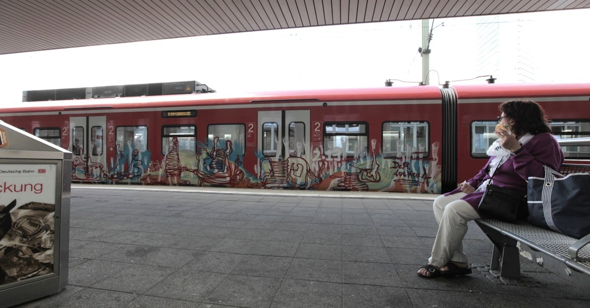 Graffiti Train in Niederdorla - Photo by shlomo - lockruf (2013)