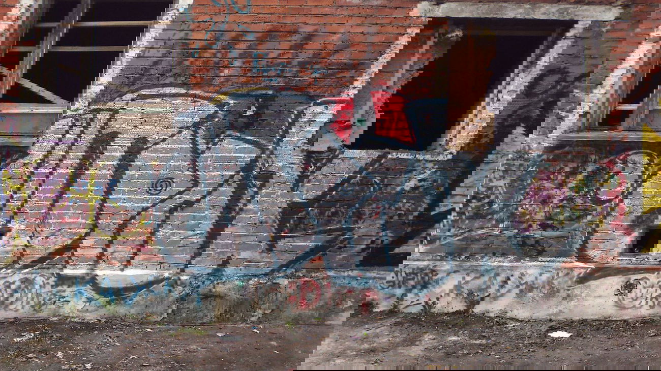 Graffiti Bombing - Photo by shtrih - ????? (2013)