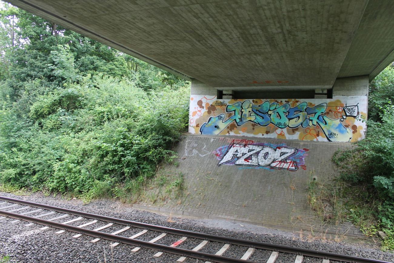 Graffiti Wall - Photo by siebnfuffzich - Jiso57, Azor, Izef (2015)