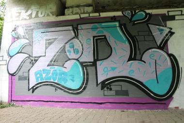 Graffiti Wall - Photo by siebnfuffzich - Azor, ZR, Izef (2015)