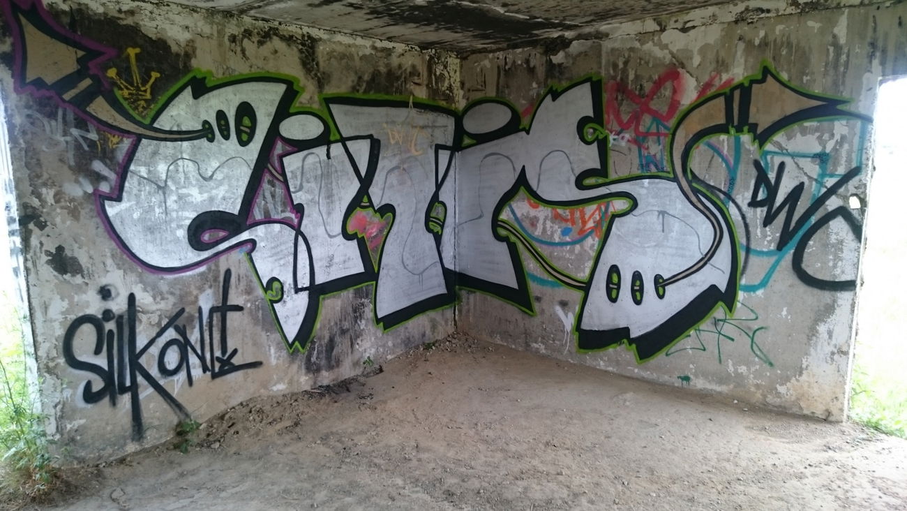 Graffiti Wall - Photo by silk14 - silk14 (2015)
