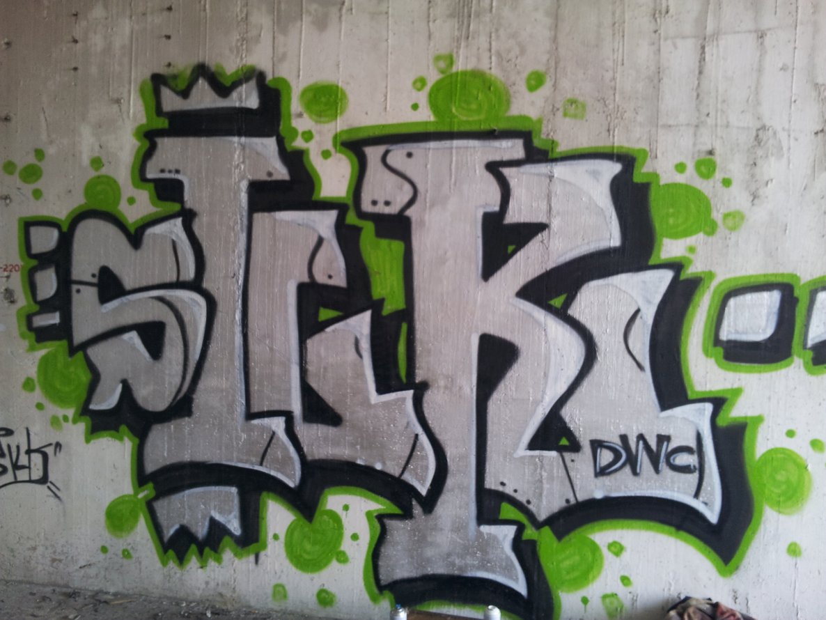 Graffiti Bombing - Photo by silk14 - silk14 (2013)