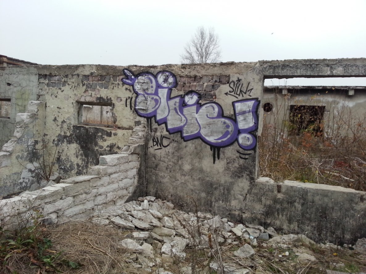 Graffiti Bombing - Photo by silk14 - silk14 (2014)