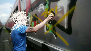 Graffiti Train - Photo by simple - Fucktoys