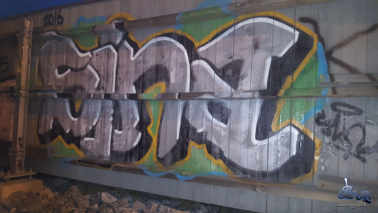 Graffiti Wall in Stockholm - Photo by sina (2016)