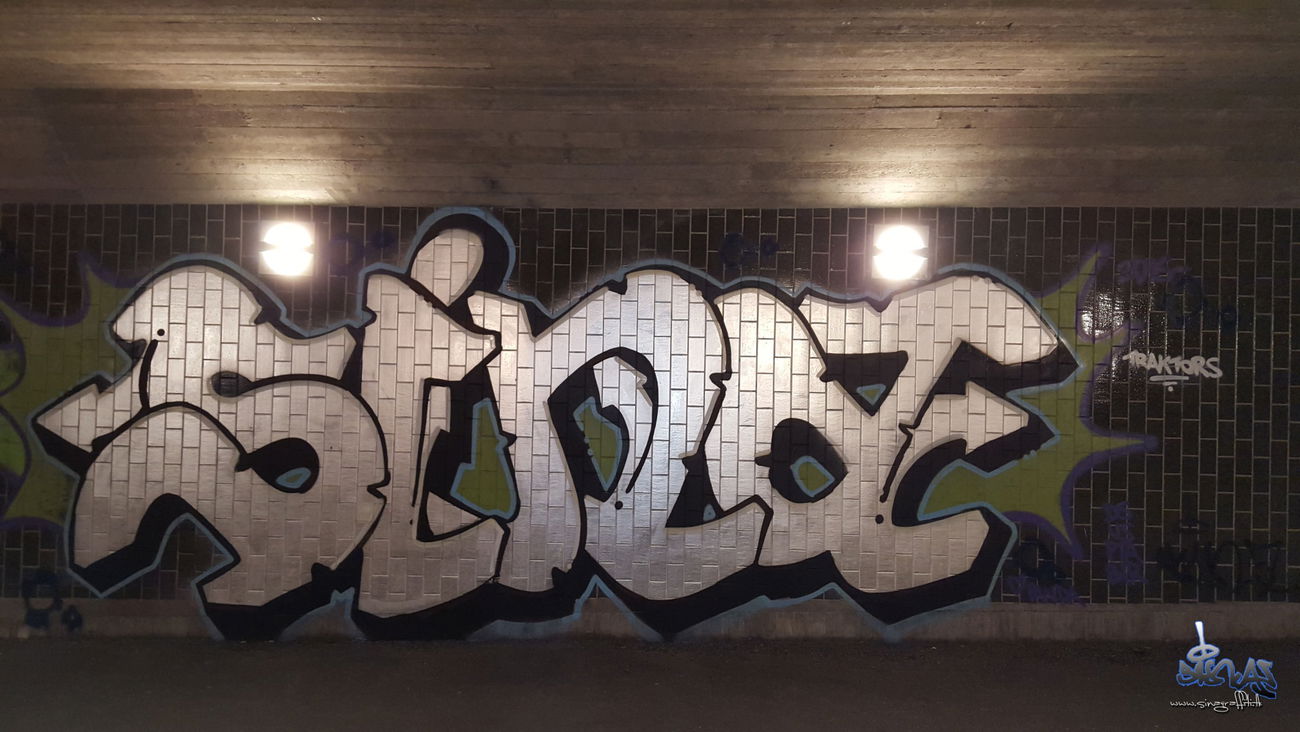 Graffiti Wall in Stockholm - Photo by sina (2016)