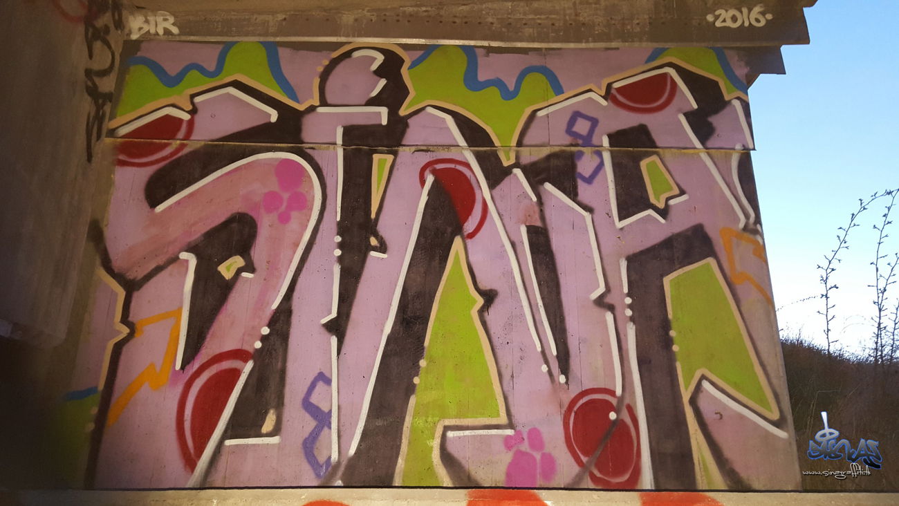 Graffiti Wall in Stockholm - Photo by sina (2016)