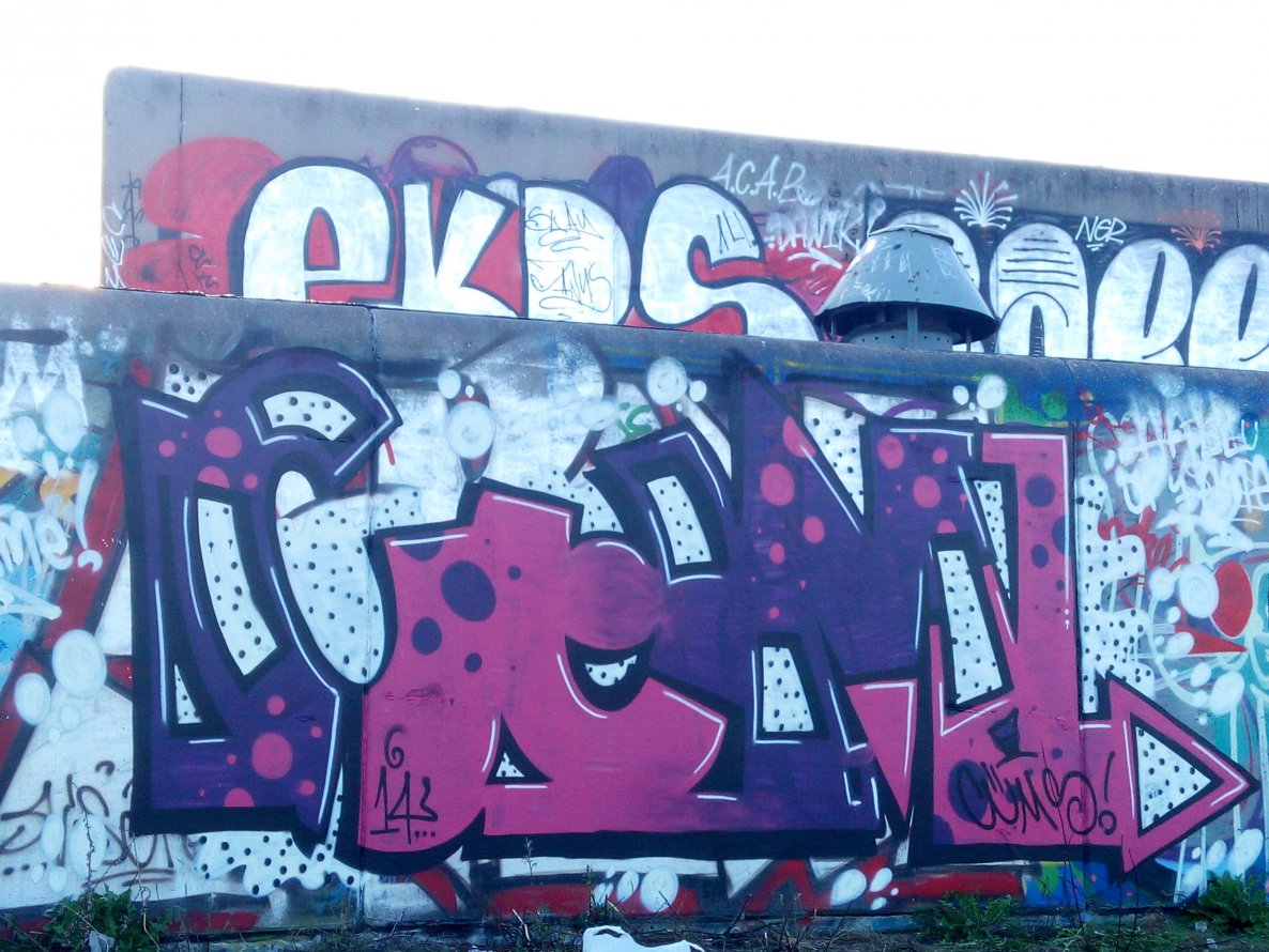 Graffiti Wall - Photo by skamfromvis - cumstah!!!