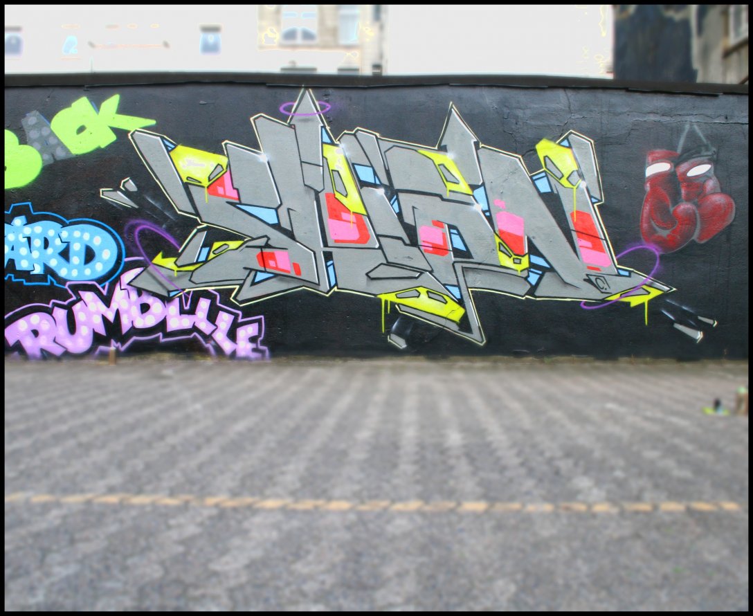 Graffiti Wall - Photo by skion - skion, thoe, irie (2012)