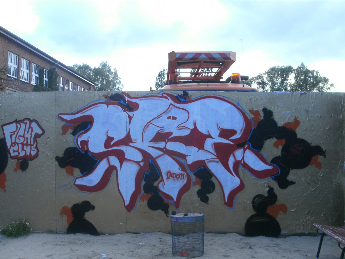 Graffiti Wall - Photo by skoe1 - lea, yiha, fulda (2011)