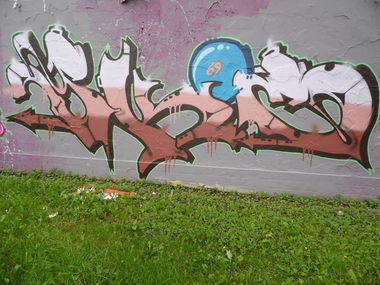 Graffiti Wall - Photo by skoe1