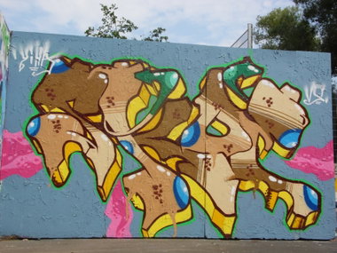 Graffiti Wall - Photo by skoe1