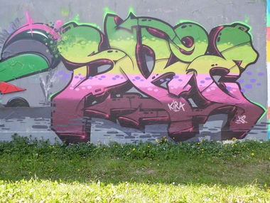 Graffiti Wall - Photo by skoe1