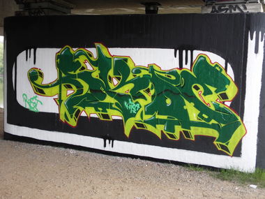 Graffiti Wall - Photo by skoe1 - skoe69, graff, wrong (2017)
