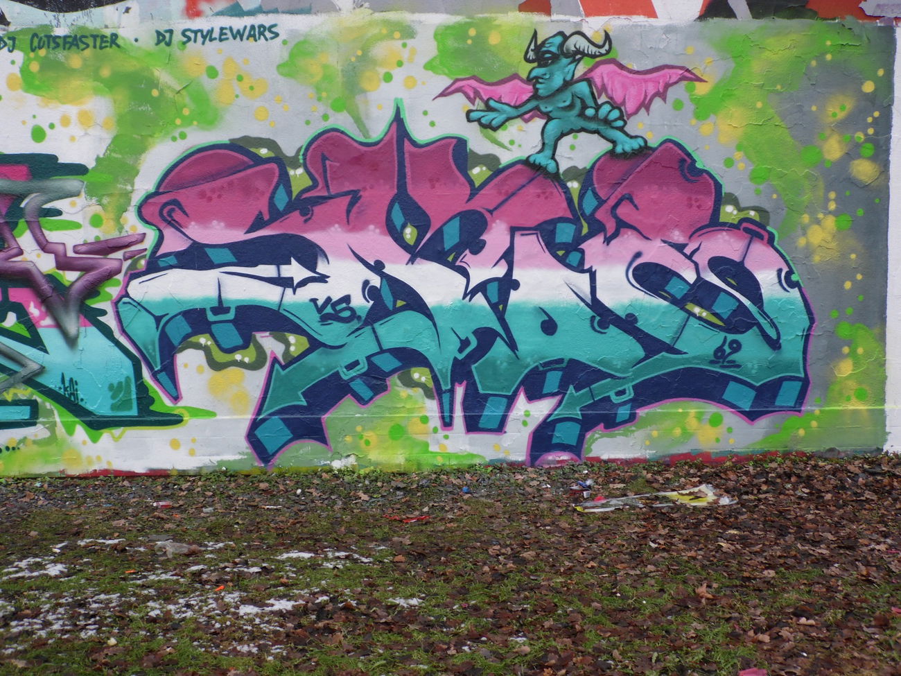 Graffiti Wall - Photo by skoe1