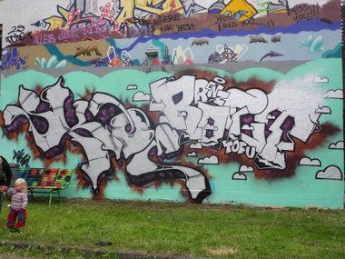 Graffiti Wall - Photo by skoe1